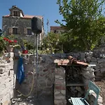 Stone House Na Rudini 度假居