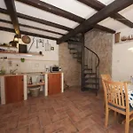 度假居 Stone House Na Rudini