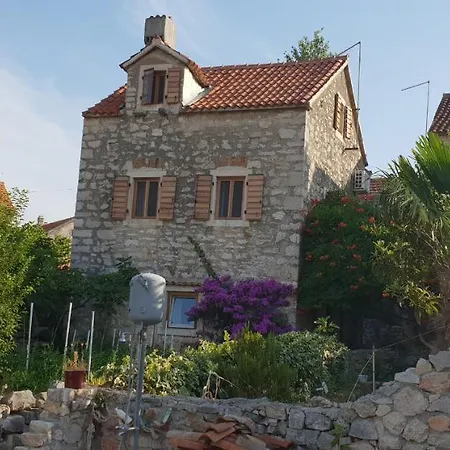 Tatil Evi Stone House Na Rudini