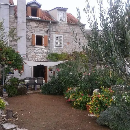 Casa de Férias Stone House Na Rudini Zlarin