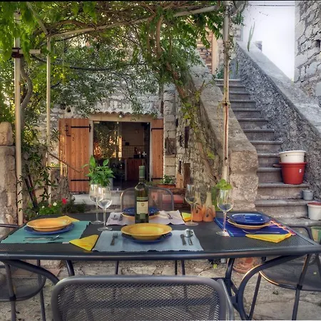 Casa de Férias Stone House Na Rudini *