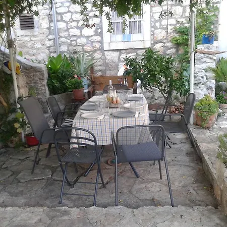 Stone House Na Rudini 펜션 *