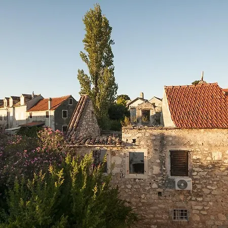 Casa de Férias Stone House Na Rudini