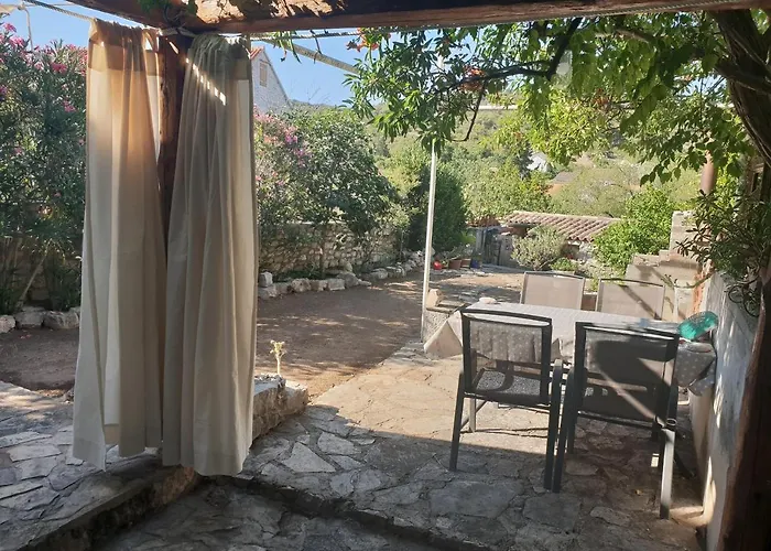 Tatil Evi Stone House Na Rudini Zlarin