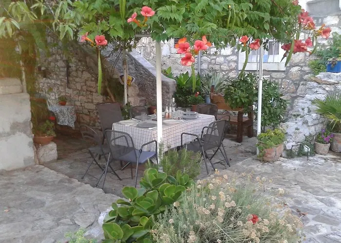 בית נופש Stone House Na Rudini