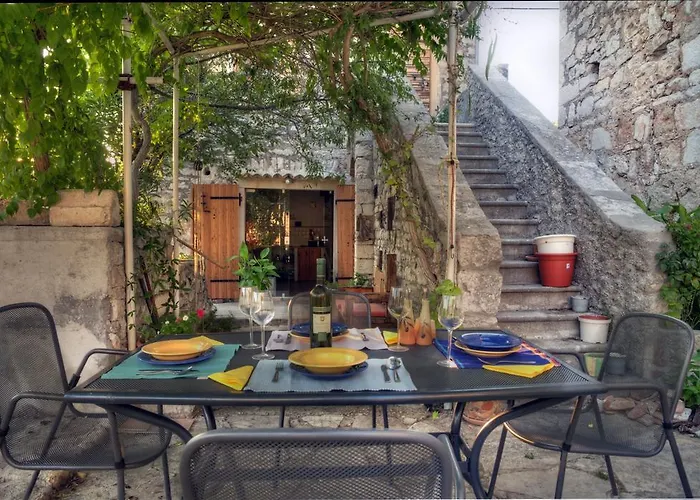 בית נופש Stone House Na Rudini *